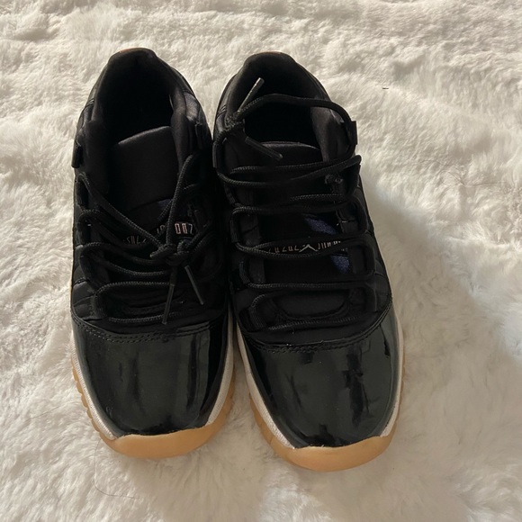 Low top jordans - Picture 3 of 4